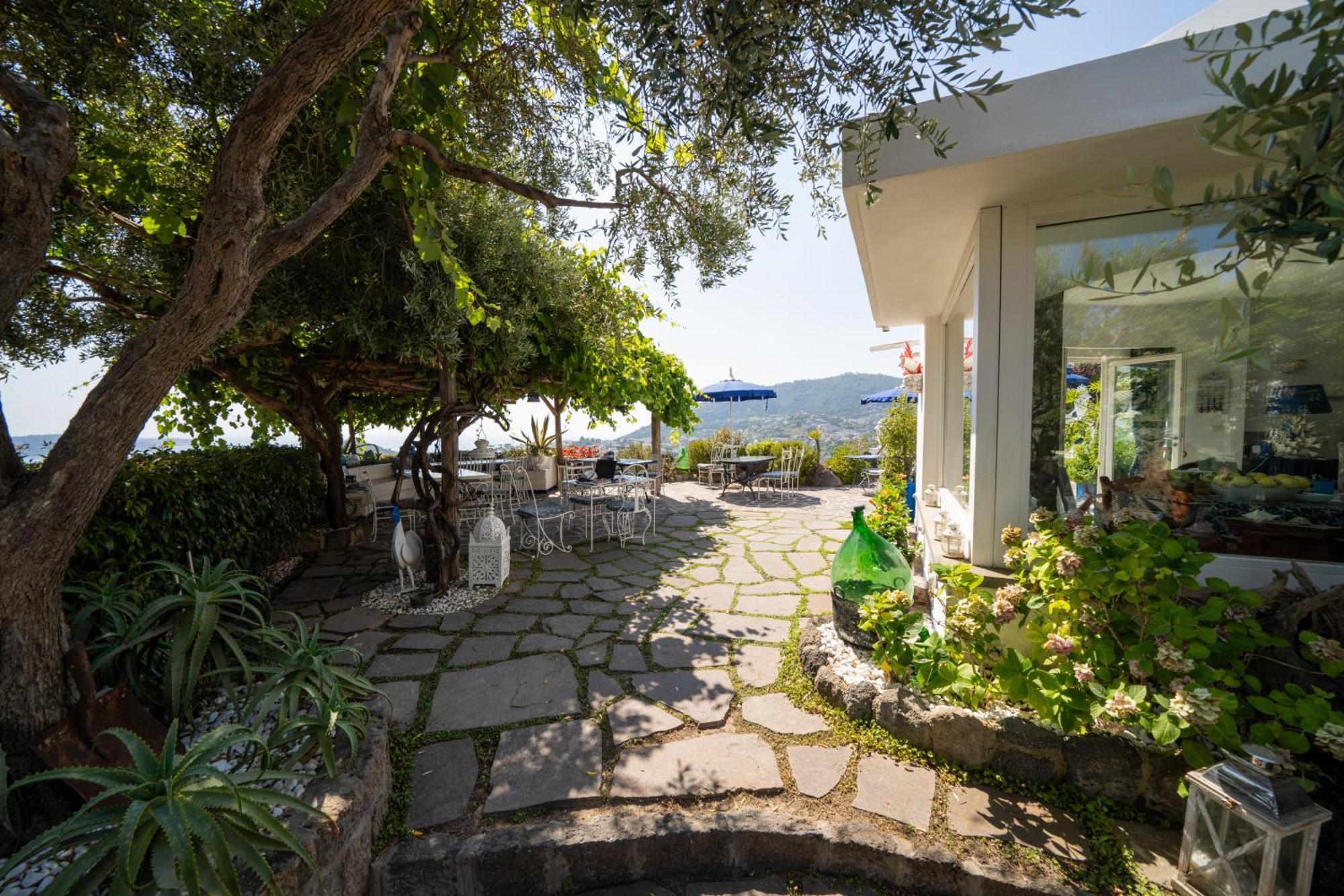 Relais Bijoux Ischia Bed & Breakfast Exterior foto