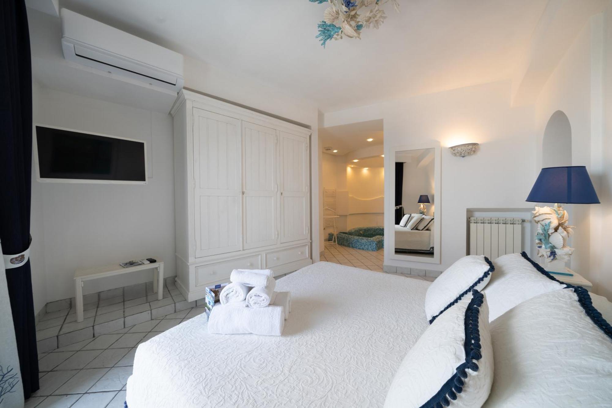 Relais Bijoux Ischia Bed & Breakfast Exterior foto